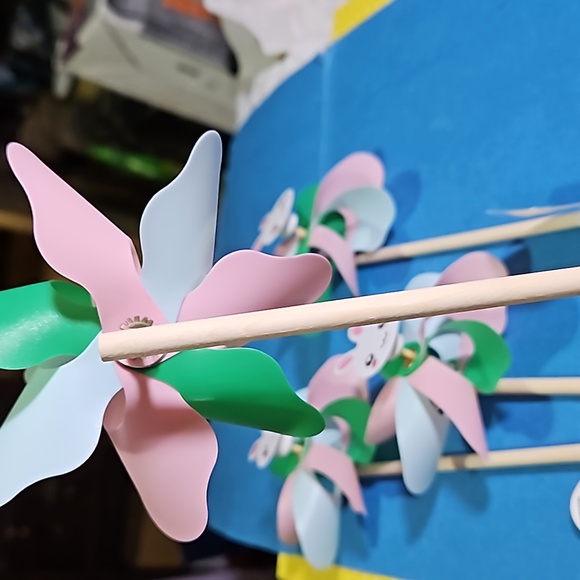 Lot 4 Pinwheels target dollar spot nwt - Picture 3 of 4